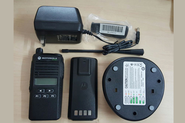 Full bộ kem sạc motorola cp1300 cp1660